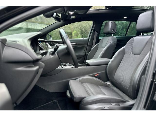 Photo Opel Insignia Sport Tourer 2.0d Bus. Elegance Aut. - 10 2021 image 4/6
