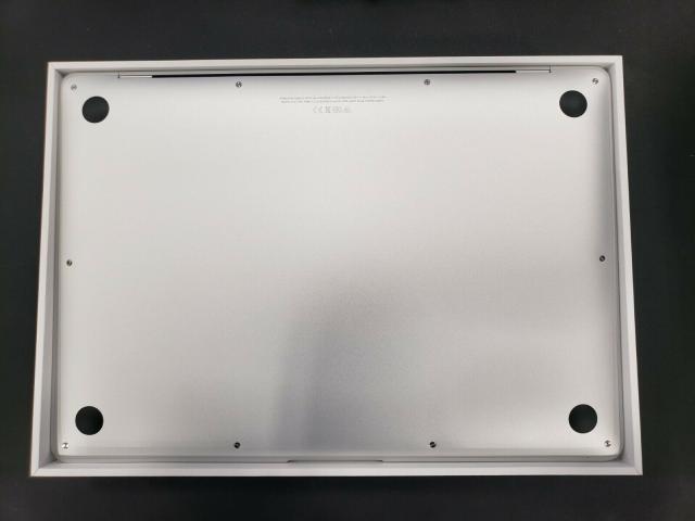 Photo Ordinateur portable MacBook Air 13 pouces (512 Go SSD, M1, 8 Go) - Argent - (novembre 2020) image 4/5