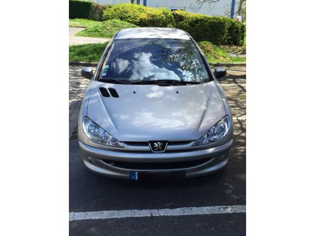 Photo Peugeot 206 1,4 HDI 70 ch TRENDY 5 portes 2006 image 4/6
