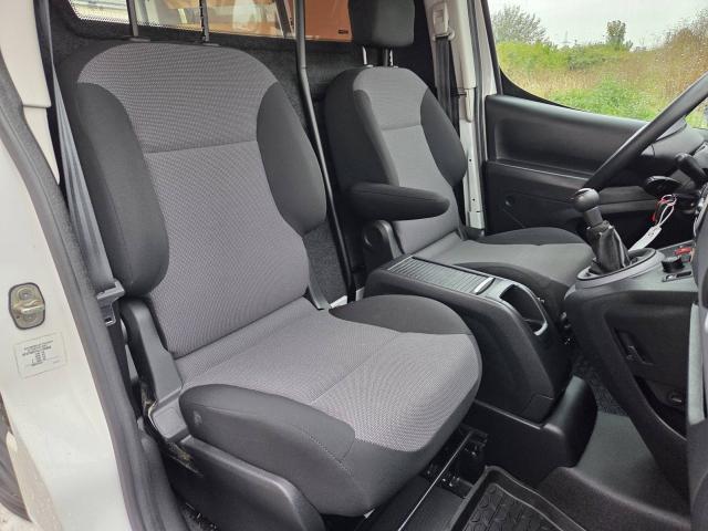 Photo Peugeot Partner 7/2018 1.6hdi euro6 Gps airco Cruise control image 4/6