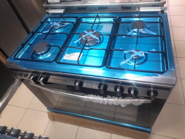 Photo PLAQUE DE CUISSON ET CUISINIERE A VENDRE image 4/4