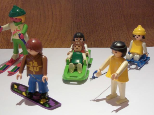 Photo Playmobil : Scène de sport d'hiver  avec 8 personnages  cf. photos. image 4/6