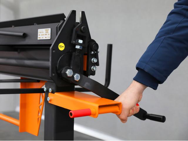 Photo Plieuse de tôle OLMET M20X2200 avec cisaille rotative+boudineuse 2m+finisseur de joint+roues de tran image 4/6