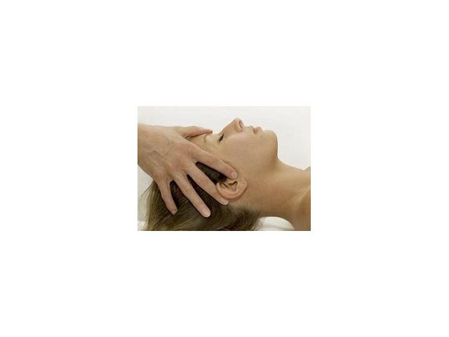 Photo Praticienne en massage  énergétique &Massage aux  huiles essentielles image 4/5