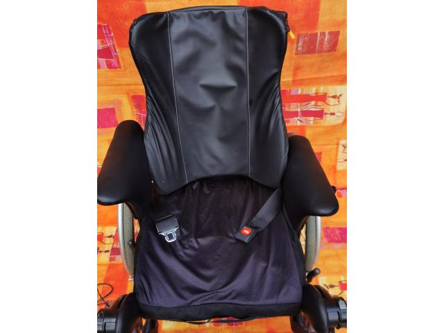 Photo Pratique fauteuil roulant électrique 350€ image 4/6