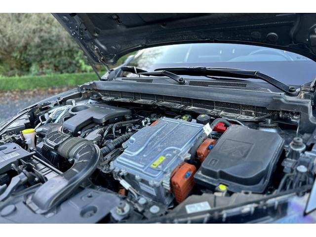 Photo Renault  Arkana 1.6 RS-Line E-Tech Hybrid - 01 2023 image 4/6