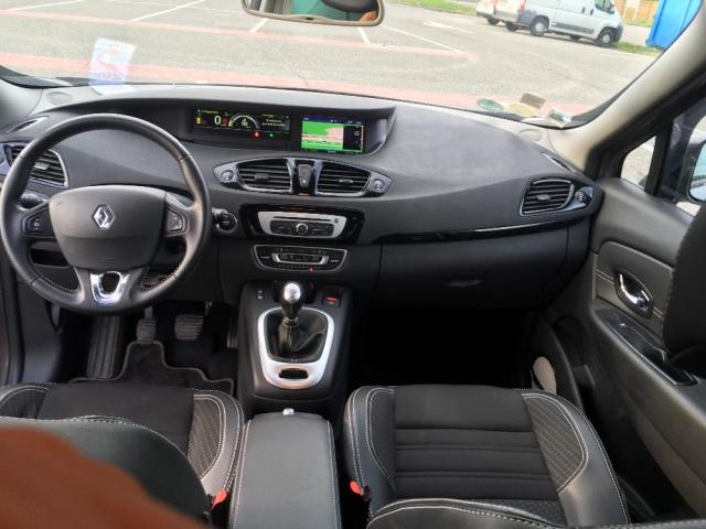 Photo Renault Grand Scénic III - 1.6dci 130cv bose édition image 4/5
