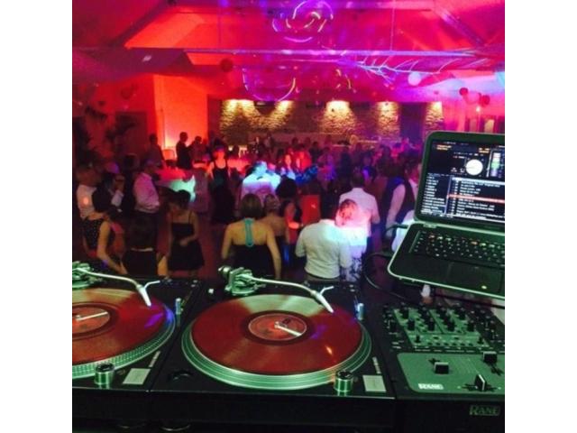 Photo Réveillon 2025/26 diner spectacle & soirée dansante entre célibataires image 4/6