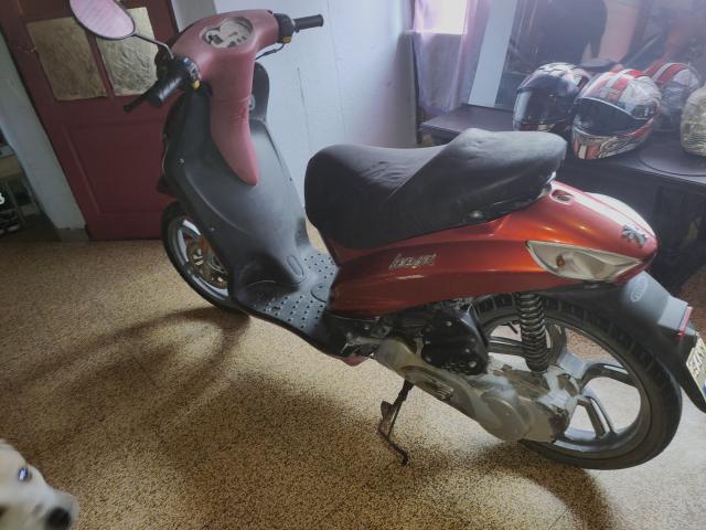 Photo Scooter Peugeot looxor rouge métallisé image 4/6