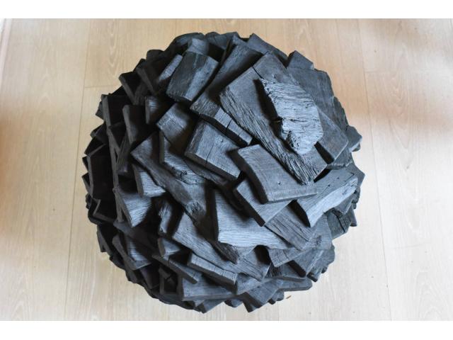 Photo Sculpture Boule en Bois Brûlé et Ciré image 4/5