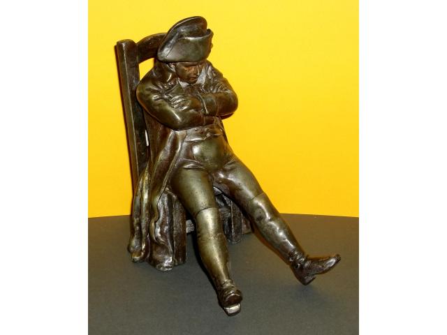 Photo serre-livres ou autres représentant Napoléon assis sur une chaise. image 4/5