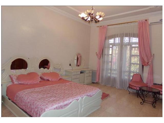 Photo Spacieuse villa meublée sr 1050m² à Targa image 4/6
