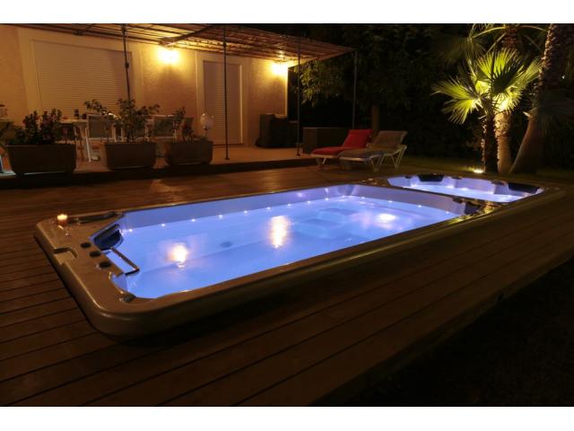 Photo Spas 2 swim de nage 5m66 x2.26 x 1.30 + couverture covana auto faire prix image 4/6