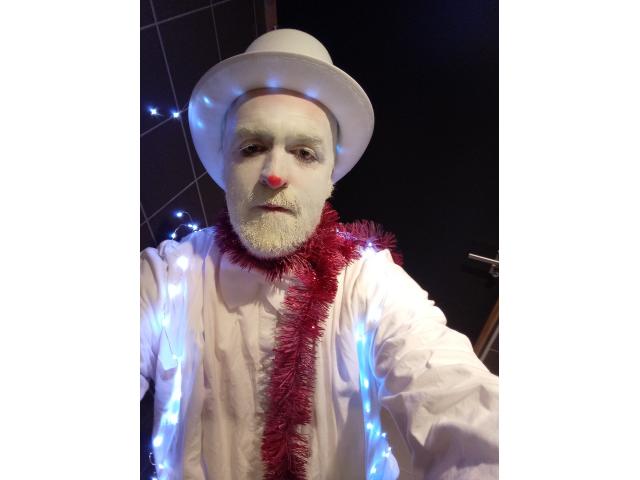 Photo Spectacle de clown, animations de rue, du mime, de la statue vivante, échassier, faux serveur pour é image 4/6