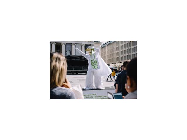 Photo Spectacle de clown, animations de rue, statue vivante, échassier, faux serveur, humoriste, ... image 4/6