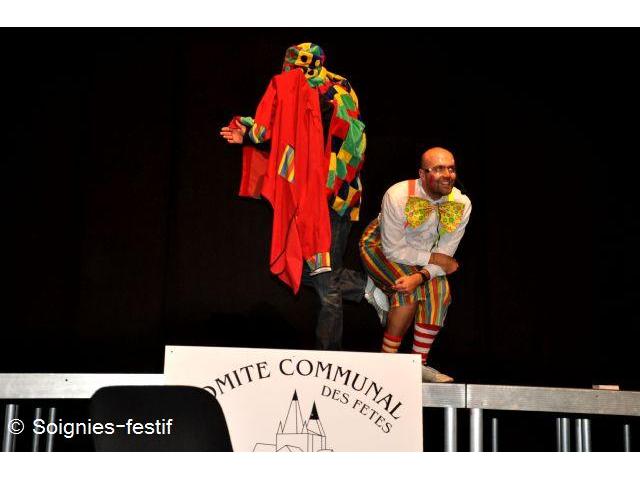 Photo spectacle pour arbres de Noël, clown, mime, statue vivante, échassier, faux serveur image 4/6