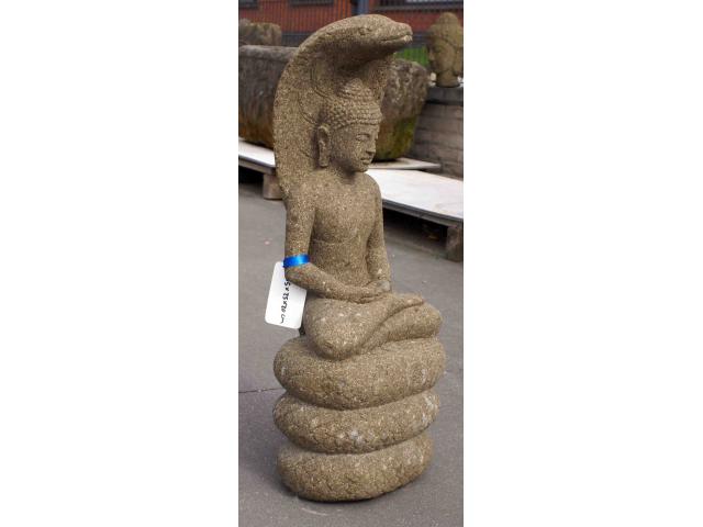 Photo Statue de Bouddha surmontée d'un cobra en pierre de lave naturelle - H: 67 cm image 4/4