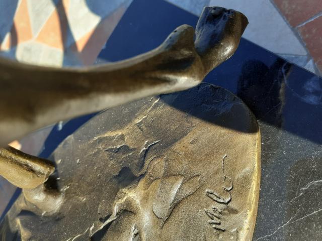 Photo STATUE EN BRONZE SIGNE MILO (la jument et son poulain). image 4/6