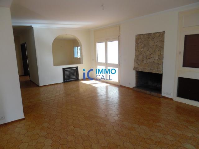 Photo Sublime villa de 2120 m² à vendre située à Souissi image 4/6