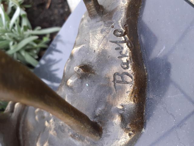 Photo Superbe bronze animalier signé(la biche et son faon) image 4/6