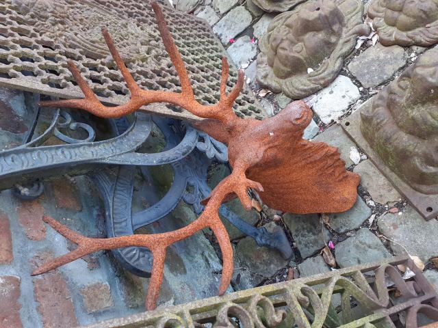 Photo SUPERBE TETE DE CERF EN FONTE A SUSPENDRE image 4/6