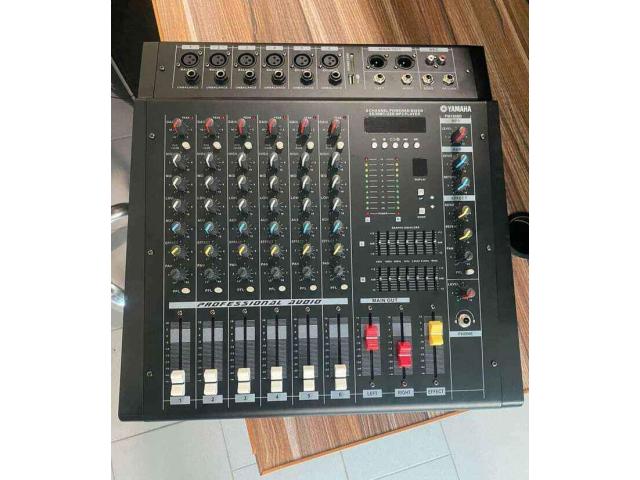 Photo TABLE DE MIXAGES DE 2 A 16 PISTES DE MARQUE YAMAHA  A VENDRE image 4/4