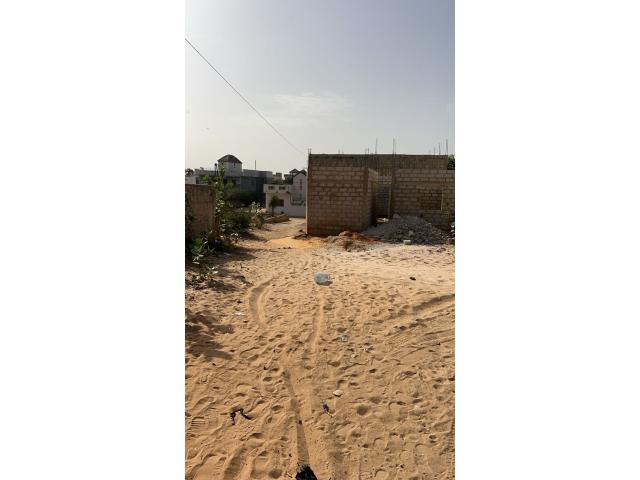 Photo Terrain de 300 mètres carrés à vendre à Saly Sénégal image 4/4
