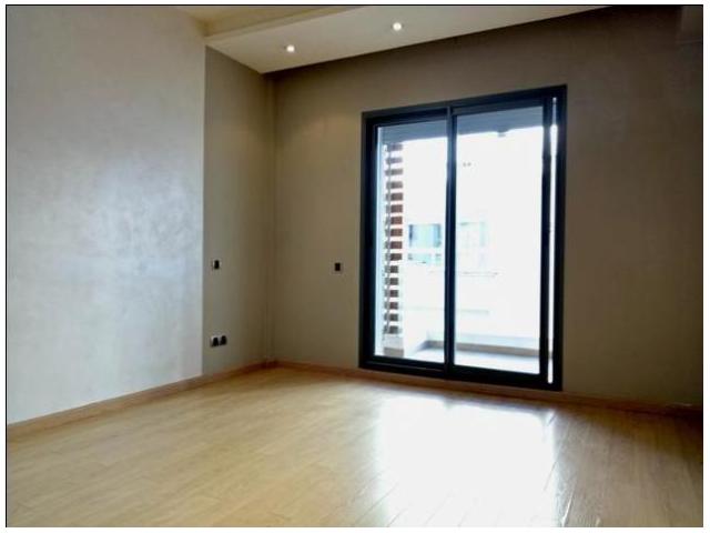 Photo Très bel appartement neuf au triangle d or image 4/6