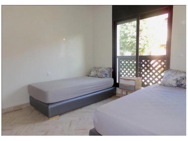 Photo Très joli duplex meublé vc belle terrasse image 4/6