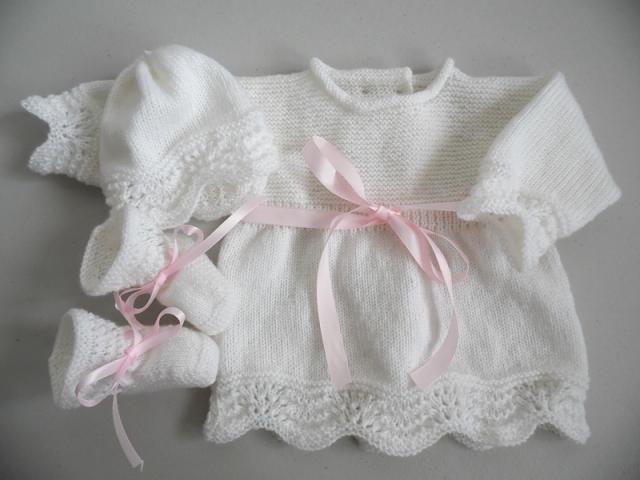 Photo Tricot laine bébé fait main brassière rose image 4/6