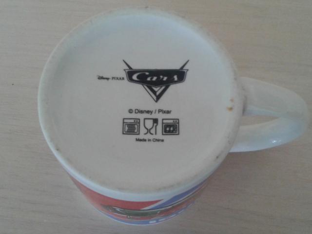 Photo une tasse de cars pour enfant image 4/4