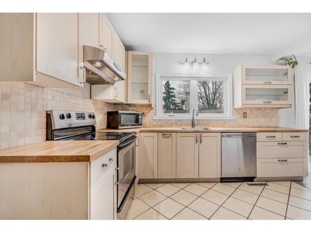 Photo Vaste maison meublée et équipée 5 ch. Deux-Montagnes (Québec) image 4/6