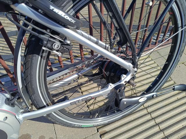 Photo Vélo électrique dame comme neuf image 4/6
