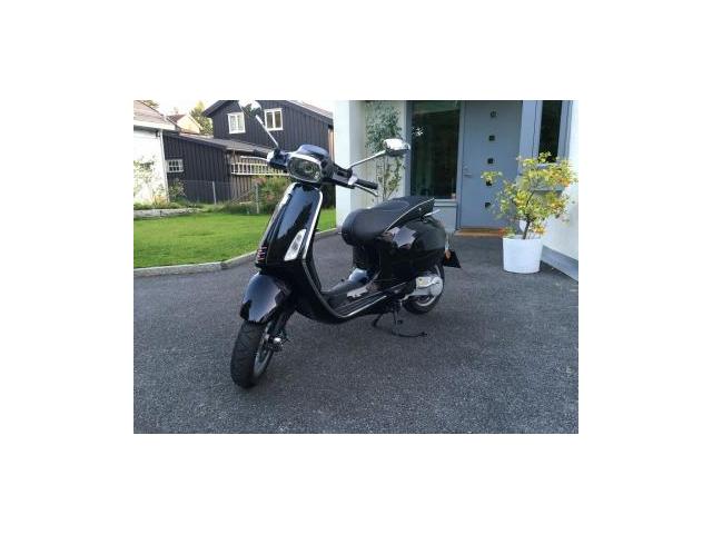 Photo Vespa Sprint noir image 4/4