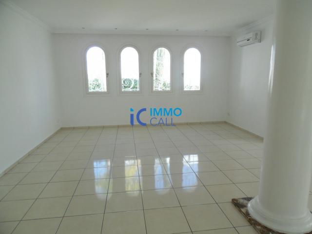 Photo Villa de 1000 m² en location à Hay Riad image 4/6