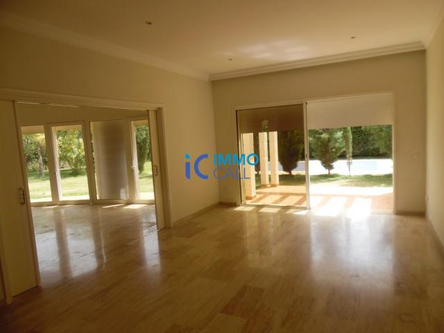 Photo Villa de 2000 m² à vendre située à Souissi image 4/6