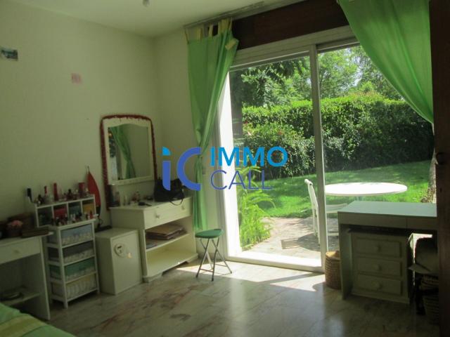 Photo Villa de 2100 m² à vendre située à Souissi image 4/6