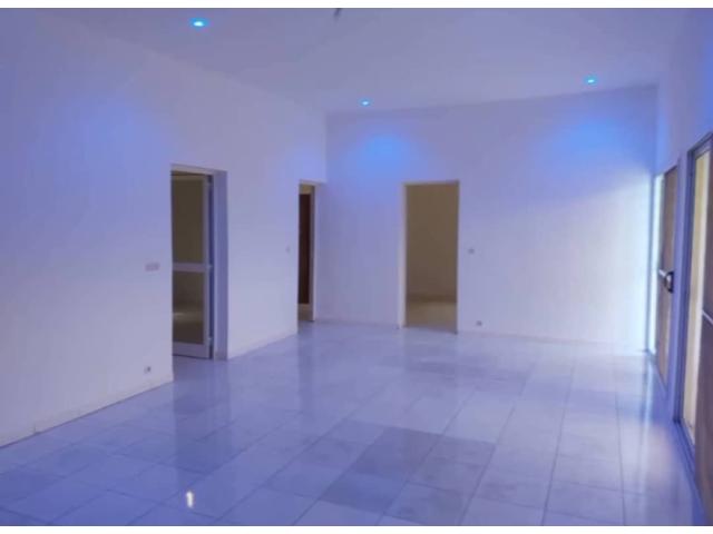 Photo Villa de 300 mètres carrés à vendre à Nguérigne Sénégal image 4/6