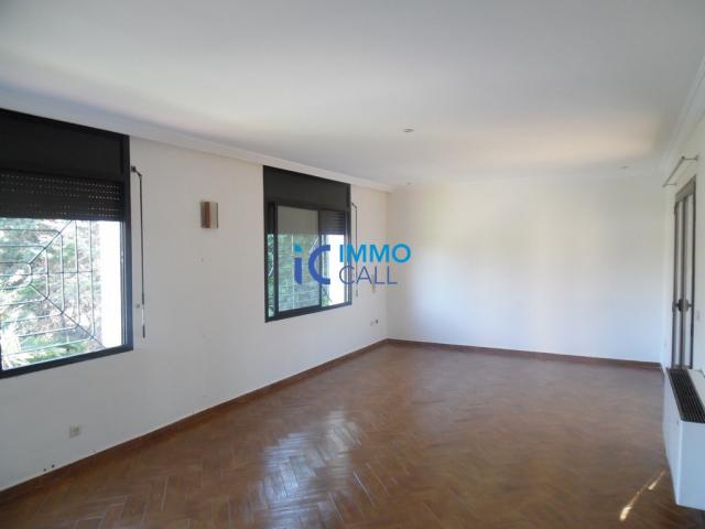 Photo Villa de standing de 2000 m² en location située à Souissi image 4/6