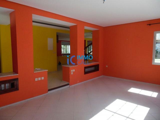 Photo Villa haut standing de 1000 m² en location à Souissi image 4/6