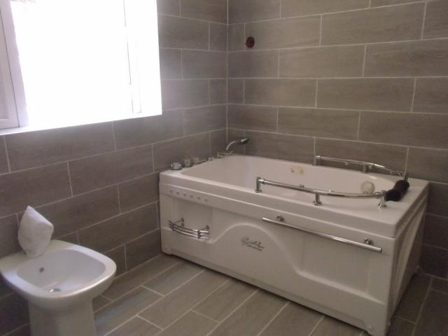 Photo VILLA NEUVE A VENDRE A AMBOHIMIANDRA Ref#3182 image 4/5