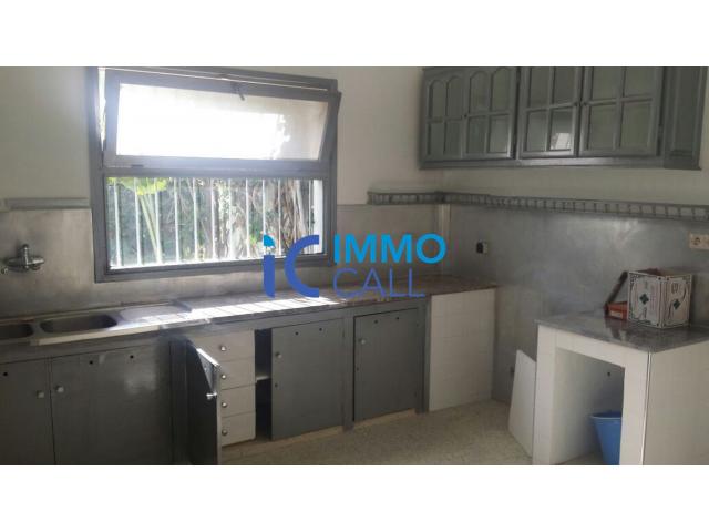 Photo Villa spacieuse de 600 m² en location au quartier admistratif image 4/5