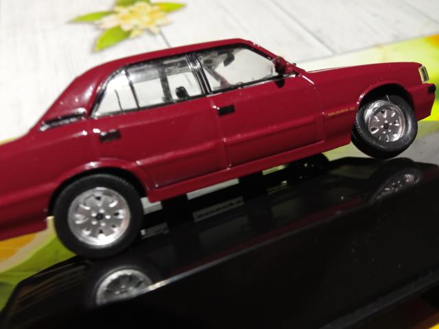 Photo voiture de collecion 1/43 image 4/5