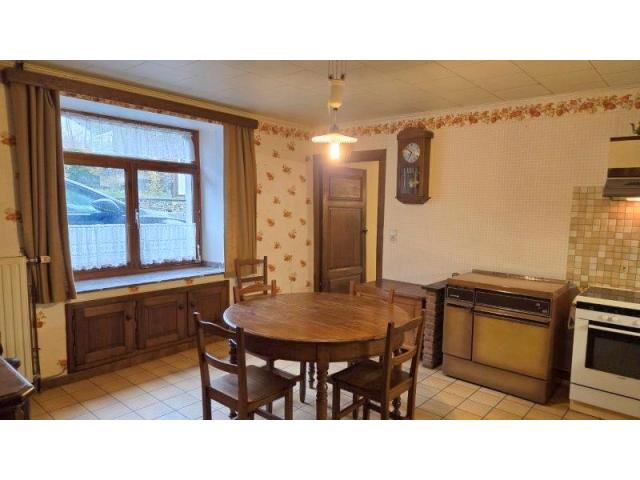 Photo 6853 Framont : authentique maison en pierre de pays, grange, jardin, garage. image 5/6