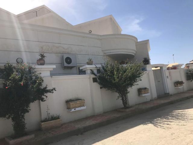 Photo A vendre Complexe habitation Haut Standing (Villa + 6 Appartements et Un studio)  à Tunisie image 5/6