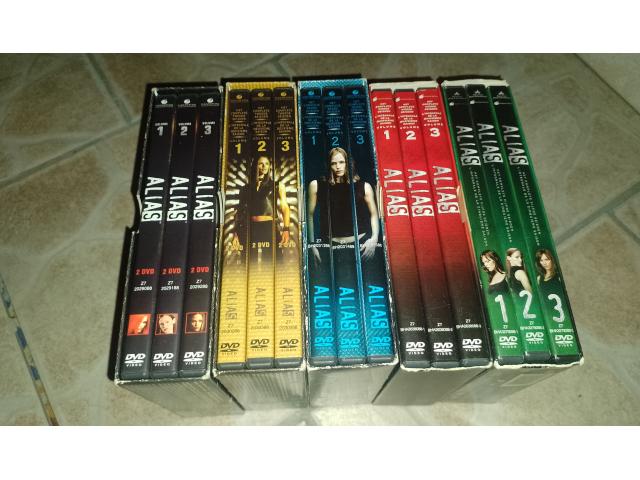 Photo A vendre en 5 coffrets DVD l'intégral de la série Alias image 5/5