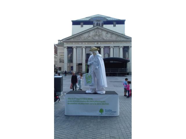 Photo Animations de rue chasses aux oeufs, clown pour anniversaire, du spectacle de rue, du mime, de la st image 5/6