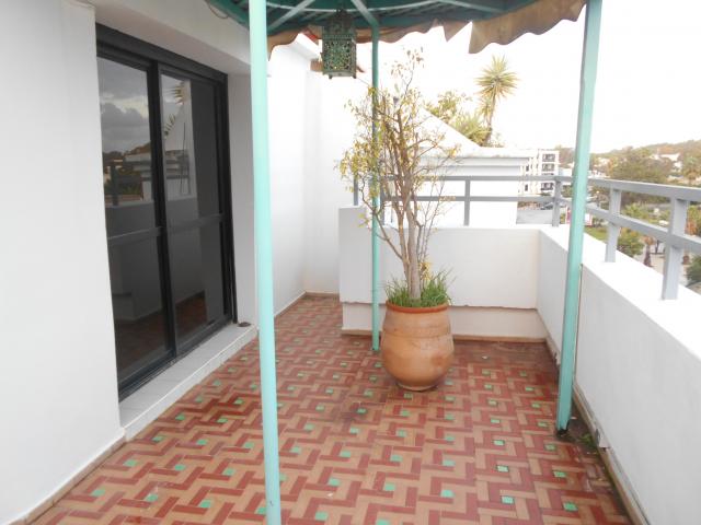 Photo Appartement avec belle terrasse en location à Rabat AGdal image 5/6