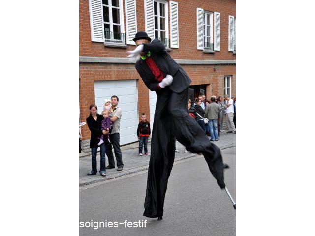 Photo Arts de la rue, spectacles pour enfants, clown, échassier, mime, statue vivante, automate, suiveur f image 5/6