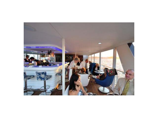 Photo Bateau passagers restaurant bar évent réceptif boutique de luxe 45 m image 5/6